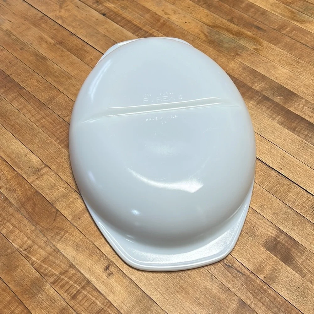 Pyrex Milk Glass Server - Picture 4 of 5